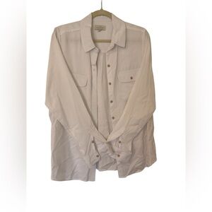 Lucky Brand Women’s White Button Up Shirt in Size L
